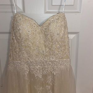 White dress( Wedding dress )